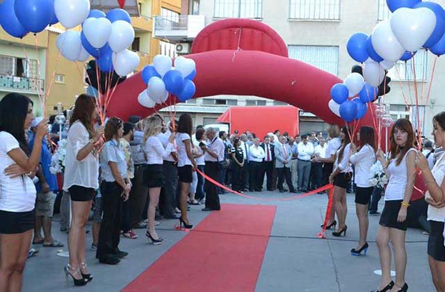 Acem Market Önü Park